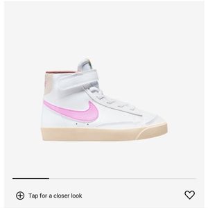 BNIB Kids Nike Blazers Mid 77 white and pink size 3.5